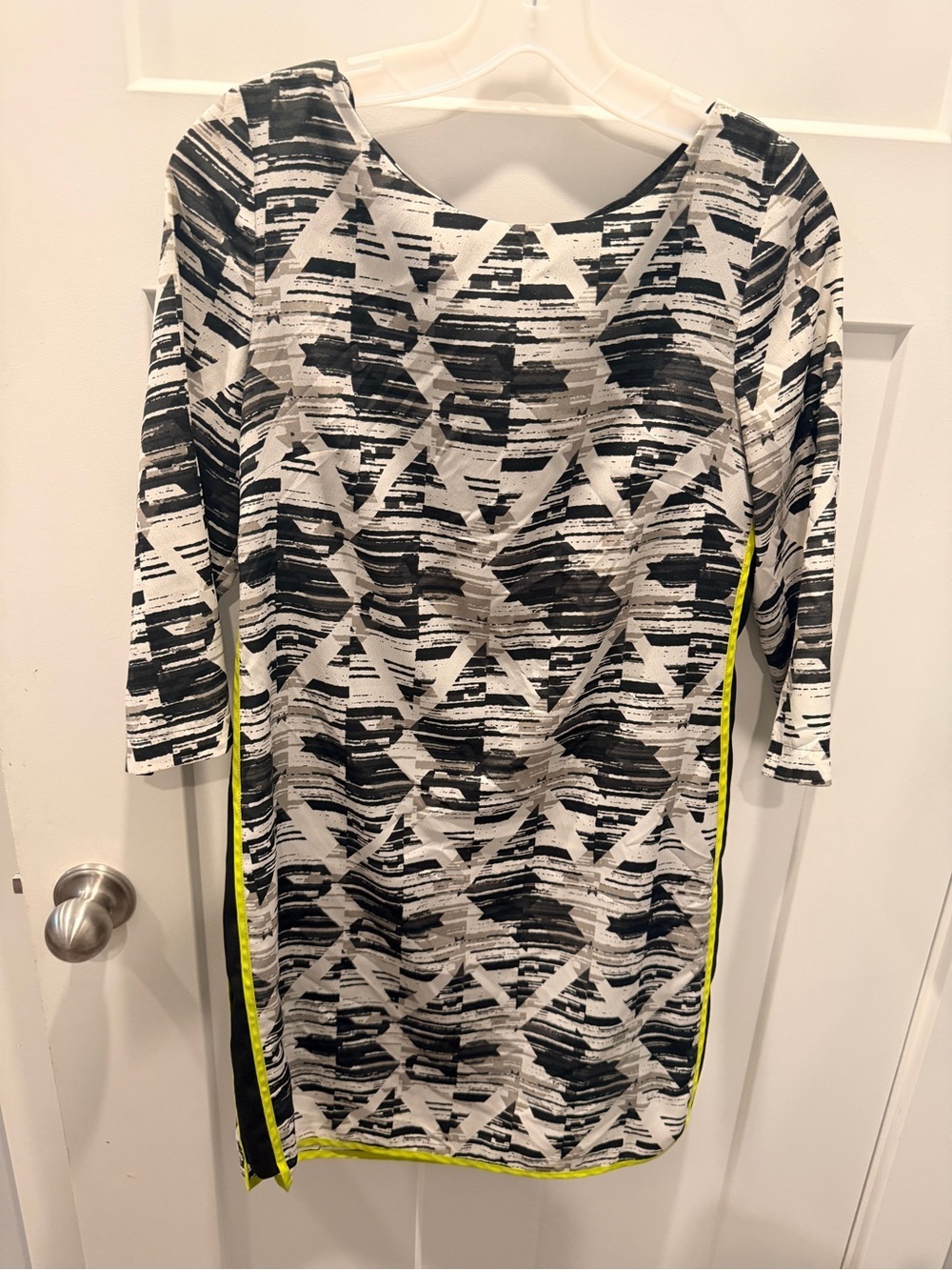 Vince Camuto Geometric Sheath Dress Size 8 Black White Neon Trim Career Office